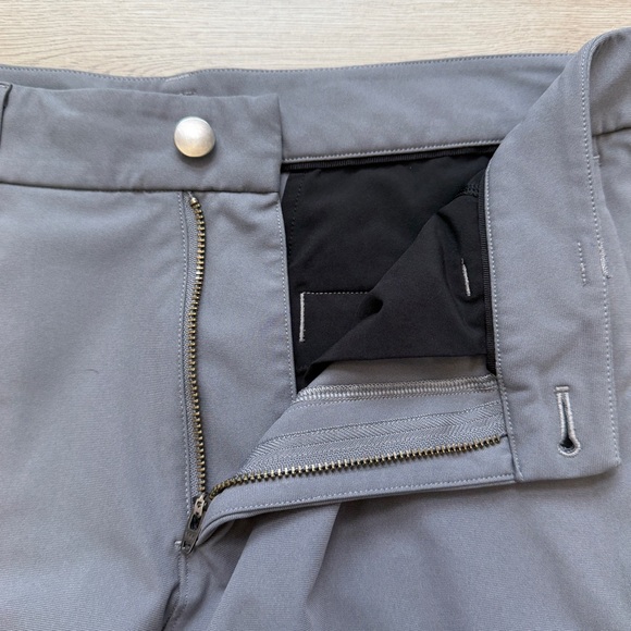 Lululemon Commission Pants 35x29 Classic Gray Performance Stretch LM5A51S - Picture 5 of 9